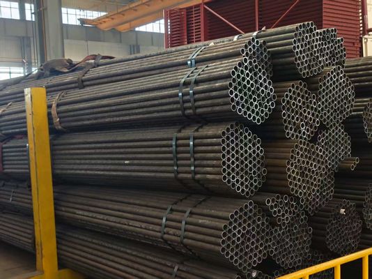 ท่อเหล็กสำหรับหม้อไอน้ำแบบกำหนดเอง เส้นผ่านศูนย์กลางภายนอกและความยาว พร้อมพื้นผิวขัดเงา สำหรับการใช้งานที่อุณหภูมิสูง