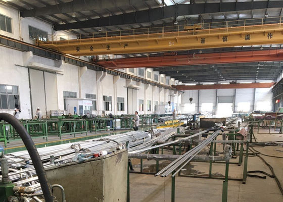 TP304L TP316L ไร้รอยต่อเชื่อมท่อสแตนเลส / เชื่อมท่อสแตนเลส ASTM A249 ASME SA249 38.1 * 1.2 1.5 มิลลิเมตร