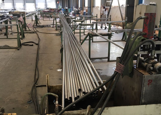 TP304L TP316L ไร้รอยต่อเชื่อมท่อสแตนเลส / เชื่อมท่อสแตนเลส ASTM A249 ASME SA249 38.1 * 1.2 1.5 มิลลิเมตร