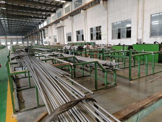 Astm A335 P5 P9 อัลลอย Cs เหล็กกล้าคาร์บอนเชื่อมท่อขนาดใหญ่ขนาดเล็กหรือเส้นผ่าศูนย์กลาง